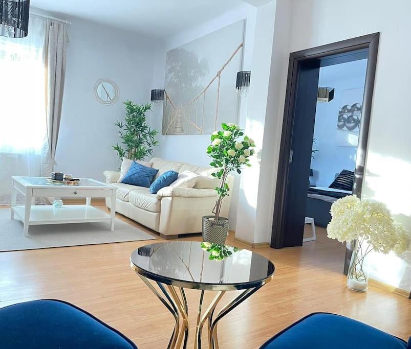Magnolia 2Bdr Apt Piata Romana- Piata Victoriei Bucharest Exterior photo